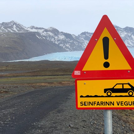 Blue Car Rental Guide to Road Signs in Iceland