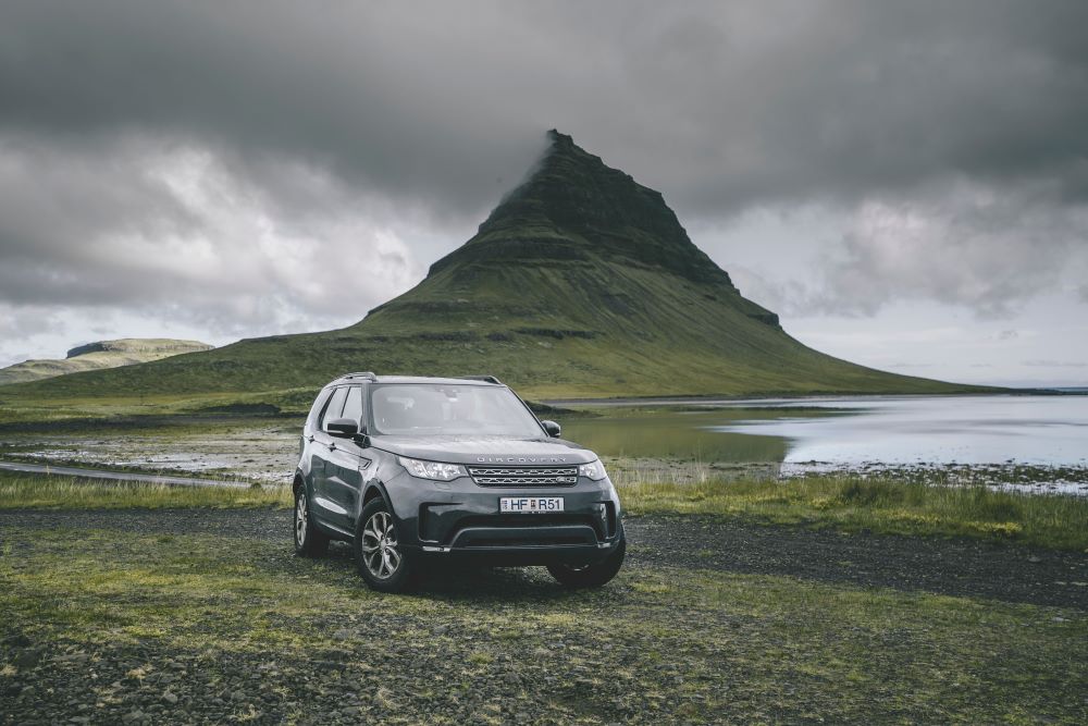 4x4 car rental and Kirkjufell mountain.