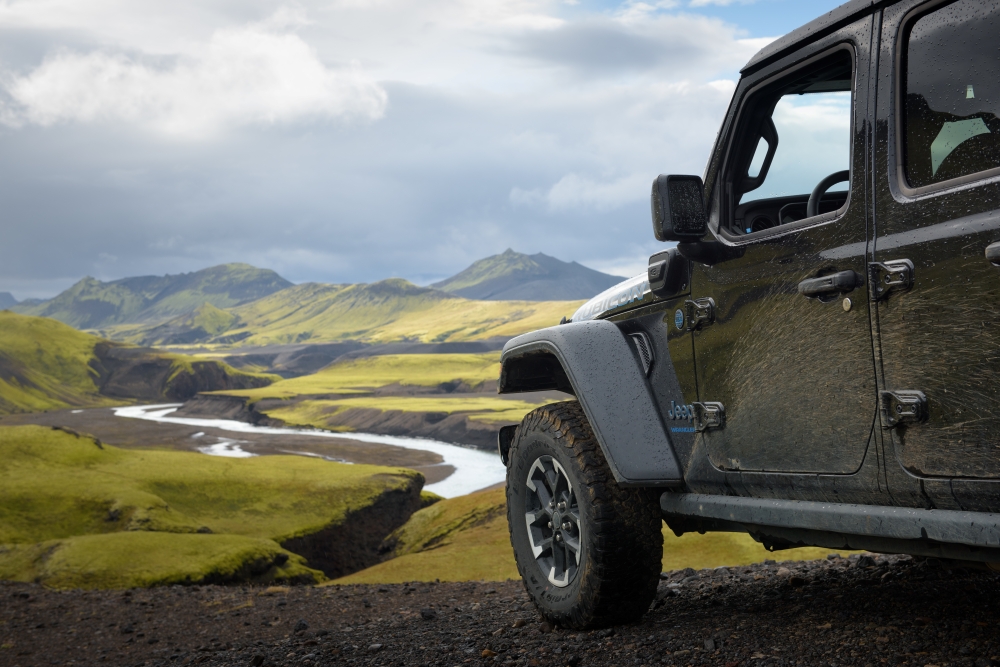 4x4 rental car in Iceland's highland. Jeep Wrangler Rubicon 4x4 in Iceland.